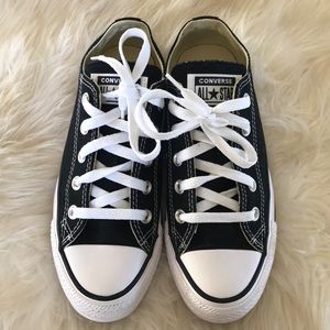 Converse Chuck Taylor All Star black low top shoes size 6
